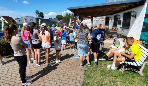 Mittagessen im Tennisheim (Foto: S. Lippold)